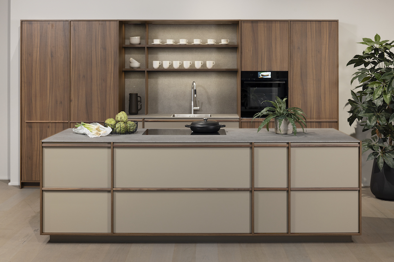 Leicht-Küche_LeichtkücheDesignküche_mit_Kücheninsel